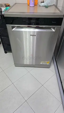 Whirlpool stainless steel freestanding dishwasher - good working condition