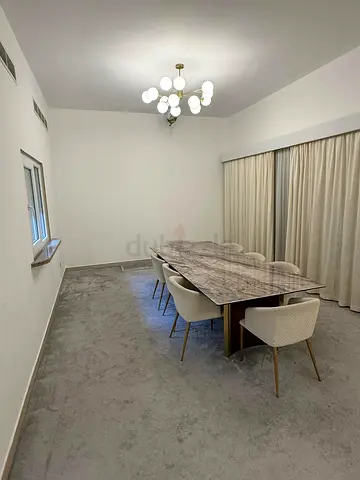 Marble-top dining table with 6 upholstered chairs - Excellent condition