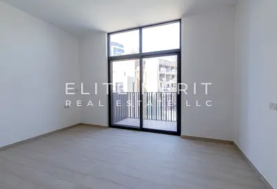 Mid Floor | Unfurnished | Pool & Gym Access | Vacant Now