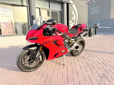 2026 Ducati Panigale V2 – Ducati Red