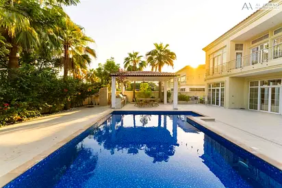 5 BED + En-Suite Study | Private Pool & Premium Appliances