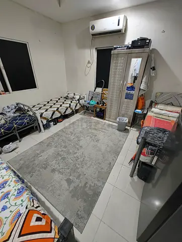 Bed space available in Al Rashidiya villa Free Parking 1000 Per Month
