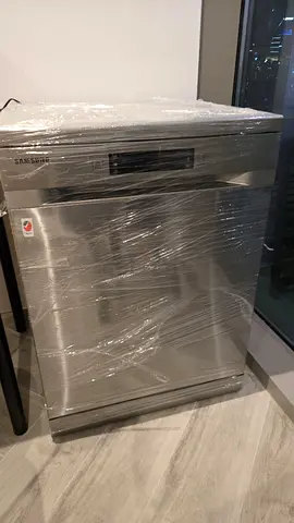 Samsung stainless steel freestanding dishwasher - good condition