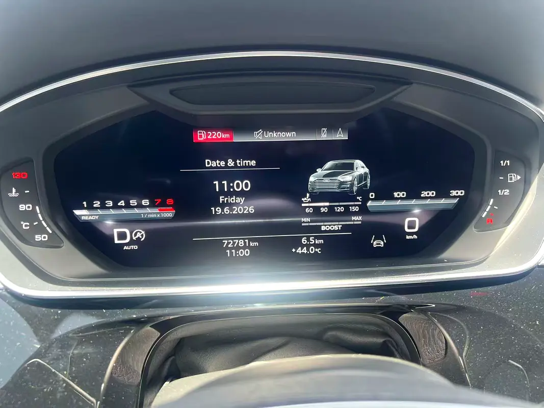 Audi S8 2021 — photo 1 of 7