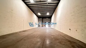 Road-Facing Insulated Warehouse|38KW Power| 8M height