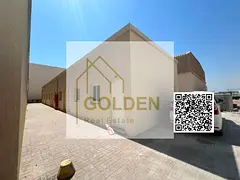 High-capacity warehouse with labor accommodation, offering 300 kW power, 8,000 sq ft usable space, a