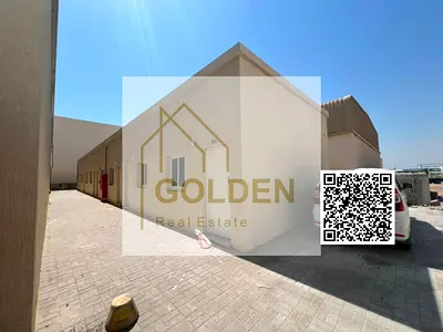 مستودع عالي القدرة مع سكن عمال يوفر قدرة كهربائية 300 كيلوواط ومساحة 8,000 قدم مربع وموقع مميز على شارع رئيسي.