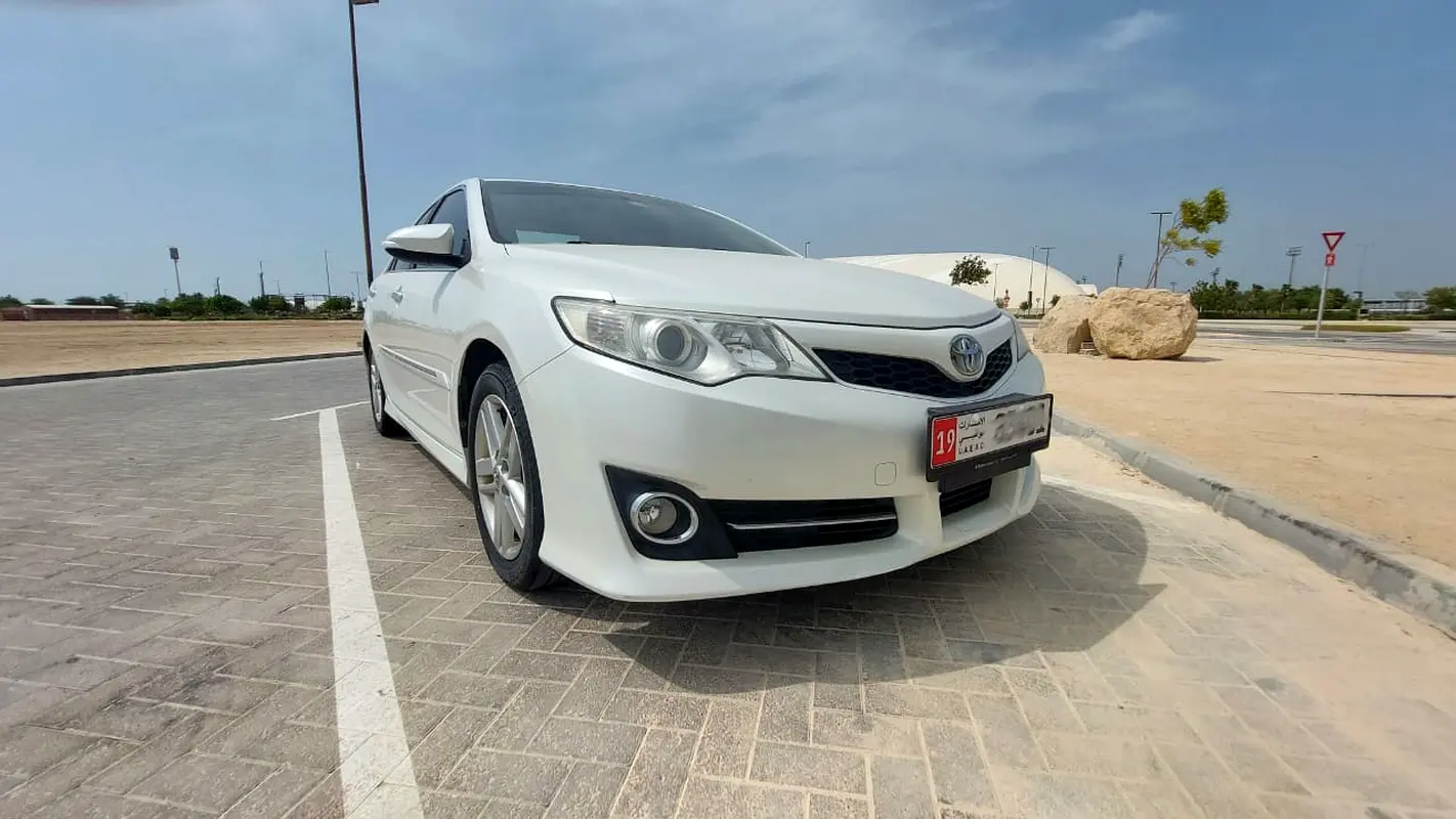 Toyota Camry 2013 — photo 1 of 7