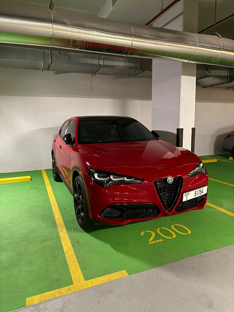 Alfa Romeo Stelvio 2024 — photo 1 of 12