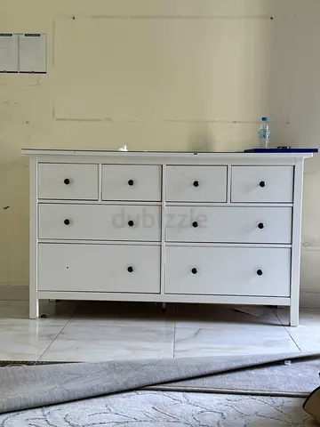 White 9-Drawer Dresser / Chest in Good Condition