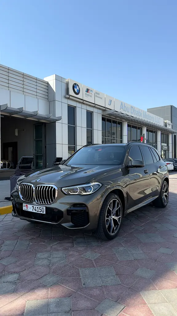 BMW X5 2023 — photo 1 of 10