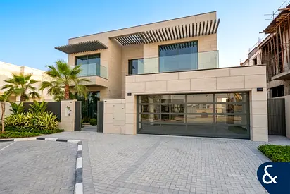 Must See | Perfect Location | Luxury | 5 Bed