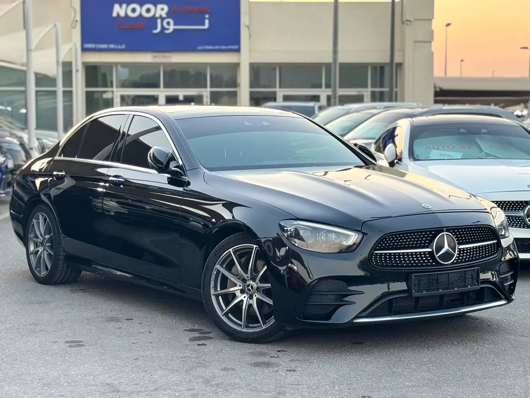 Mercedes-Benz E-Class 2021 — photo 1 of 10