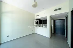 Spacious 1BR| Pool View |Walking Distance to Metro