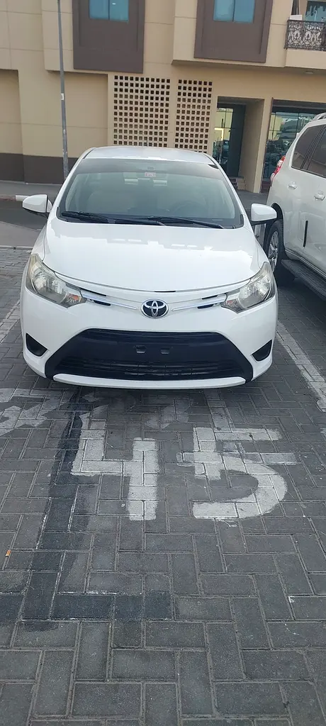 Toyota Yaris 2016 — photo 1 of 15