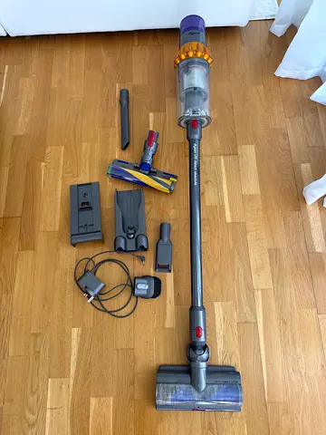 Dyson v15 detect absolute Cordless Stick Vacuum with Accessories