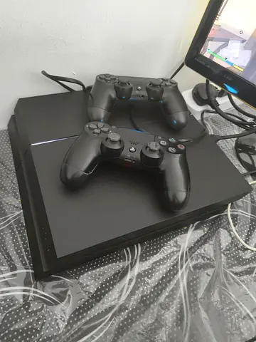 JAILBROKEN PS4 1TB (FAT EDITION) FOR SALE