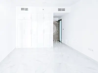 Amazing Apartment | Spacious Layout | Close Kitchen