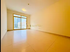 2BHK/ HUGE SIZE/ 3 BALCONIES/ CLOSED KITCHEN