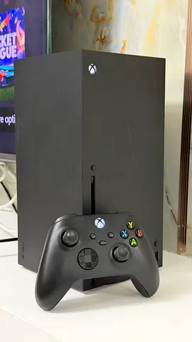 Xbox series x 1tb + 20 games