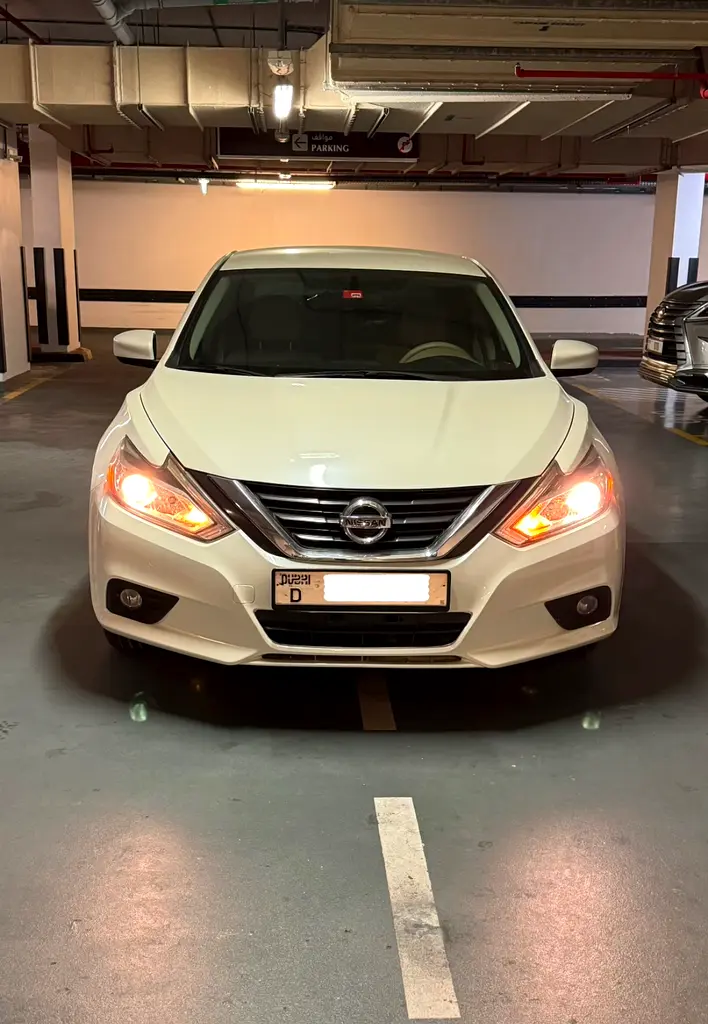 Nissan Altima 2017 — photo 1 of 6