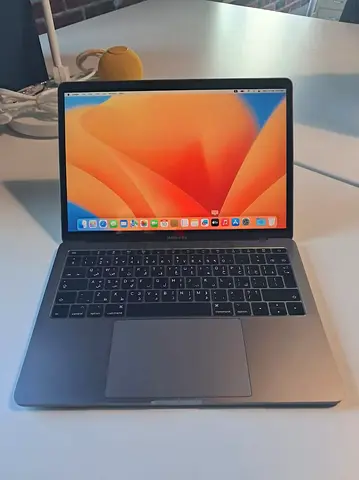 MacBook Pro 13-inch, 2017, Two Thunderbolt 3 ports) - 256 GB