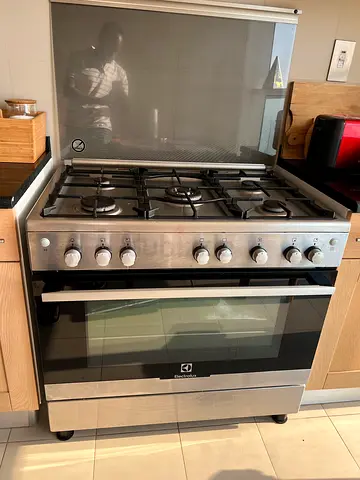 Electrolux 5-Burner Gas Cooker with Oven - Good Condition