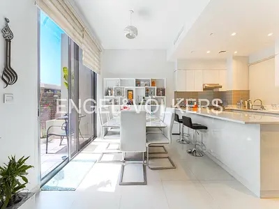 Green Belt | Upgraded | Fully Furnished
