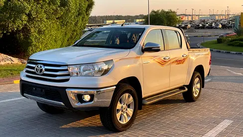 Toyota Hilux SR5 2016 | GCC Specs | Well Maintained