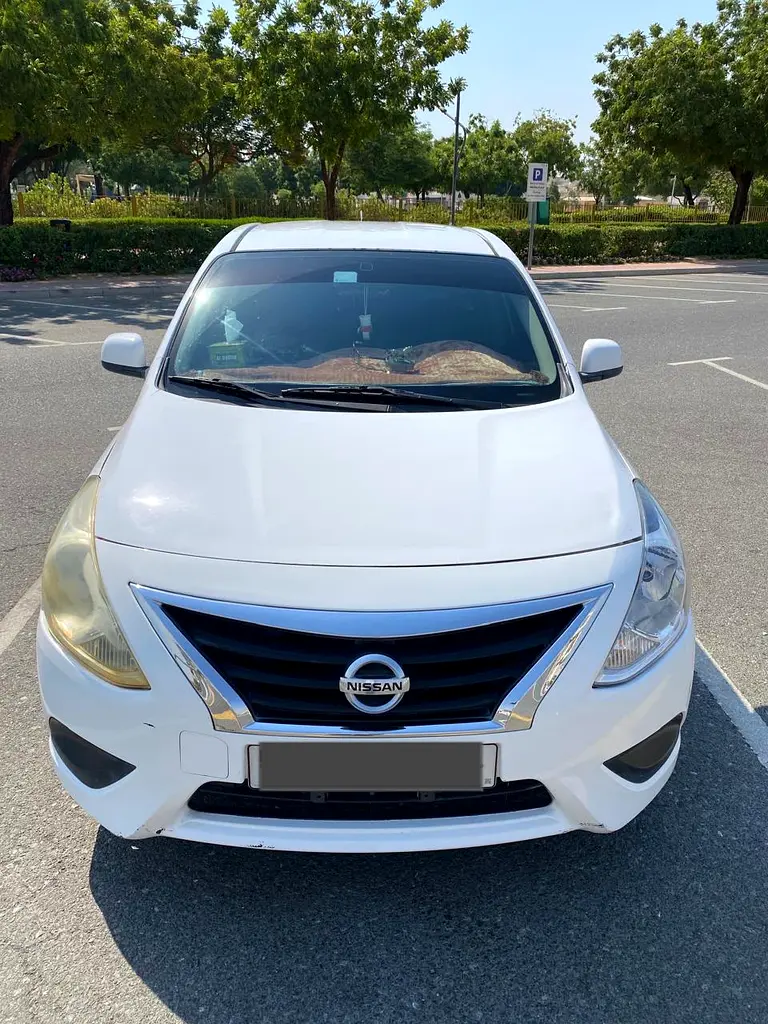 Nissan Sunny 2016 — photo 1 of 13
