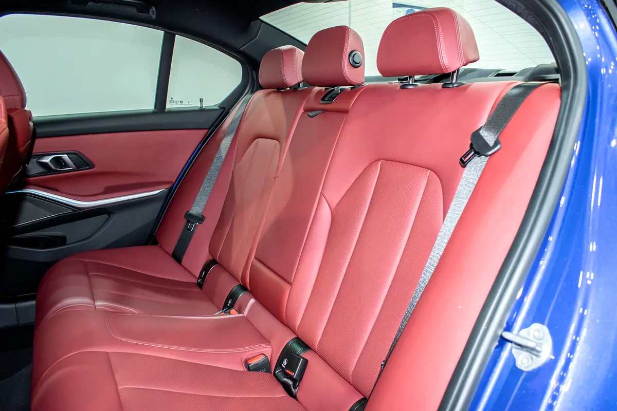 BMW 3-Series 2025