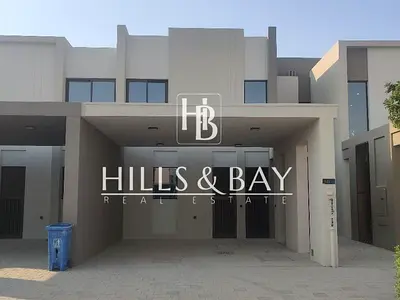 Modern Single-Row|Park & Pool|Family Location