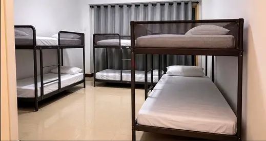 Bed space available in dubai marina