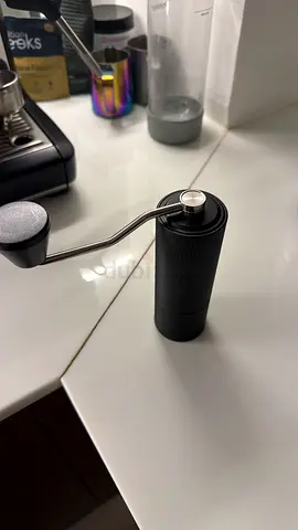 Handheld Manual Coffee Grinder — Adjustable Compact Portable Burr Grinder