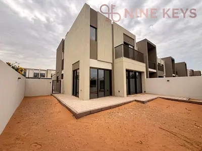 Highly Sought After | Single Row | Vastu-Compliant | 4BR + Maid | Prime La Violeta 2