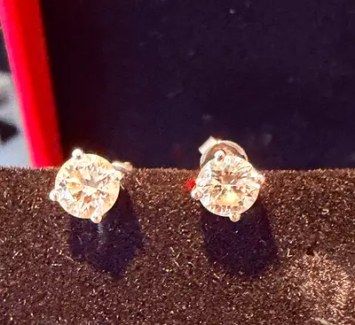 18k Gold Lab Diamonds Studs Earrings