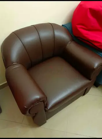 4 SEATER SOFA SET - USED GOOD