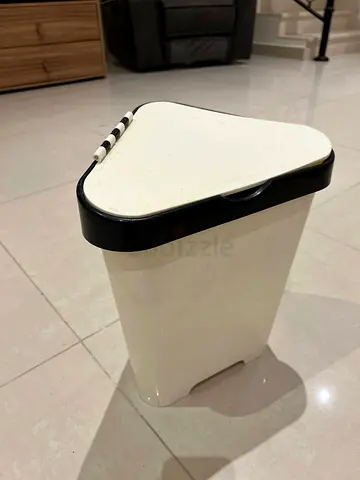 Urgent sale today!! Triangular pedal bin with lid