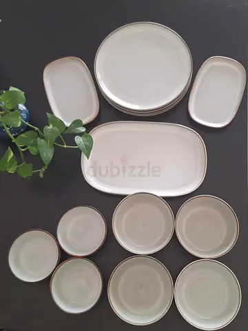 Dining dinnerware set IKEA Gladelig - 7 plates and 5 bowls (very good condition).