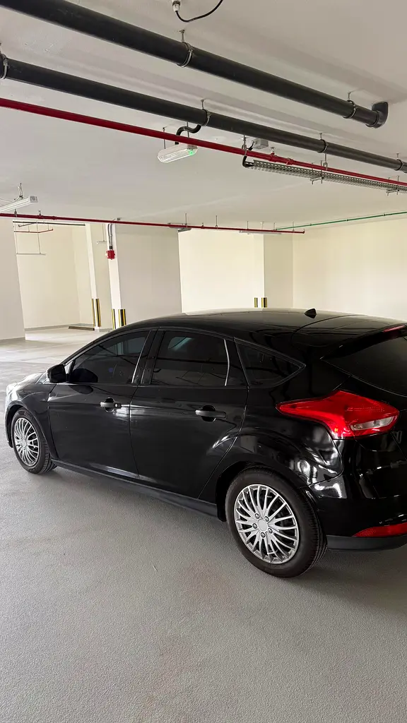 Ford Focus 2016 — photo 1 of 6