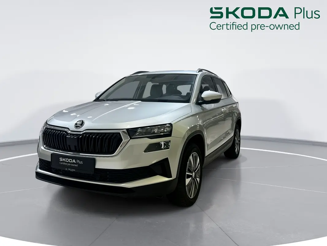 Skoda Karoq 2024 — photo 1 of 10
