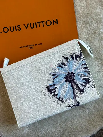 LV Clutch