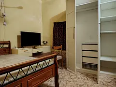 ROOM Rent For   LADIES- INDIANS