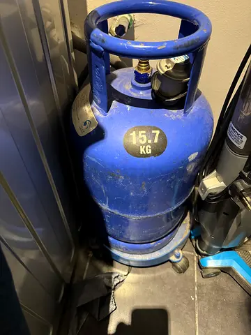 15.7 kg Blue Gas Cylinder with Valve