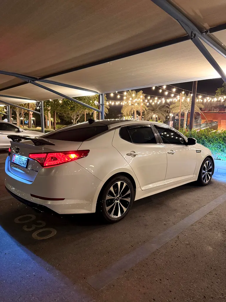 Kia Optima 2013 — photo 1 of 8