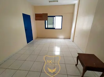 SPACIOUS BIG SAIZ STUDIO FLAT WITH SEPARATE KITCHEN ONLY 16 k