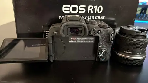 Canon EOS R10 Mirrorless Camera with RF18-45mm Lens - Perfect Condition