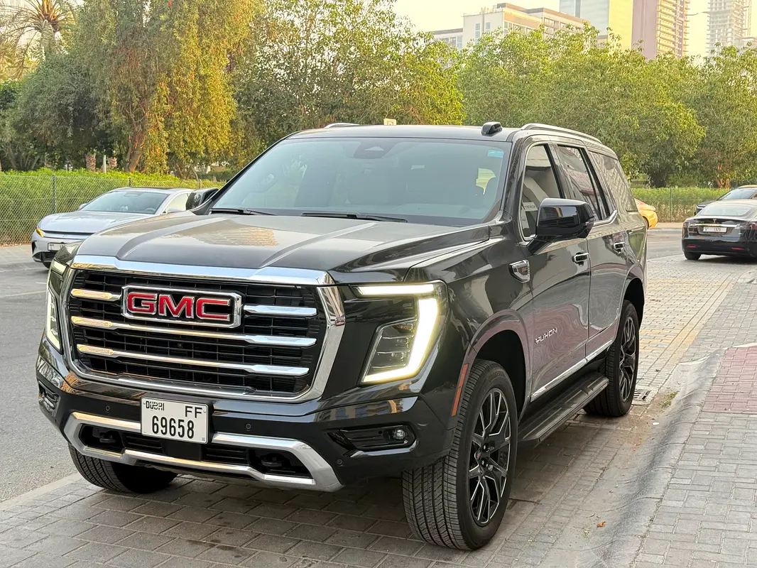 GMC Yukon 2026 — photo 1 of 11
