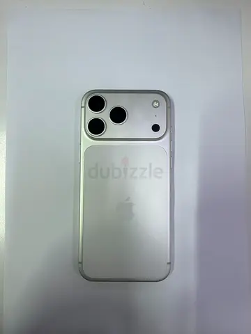 Apple iPhone (silver) with good condition used for 1 month only