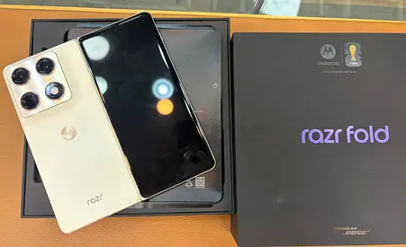 Motorola Razr Fold open box TDRA
